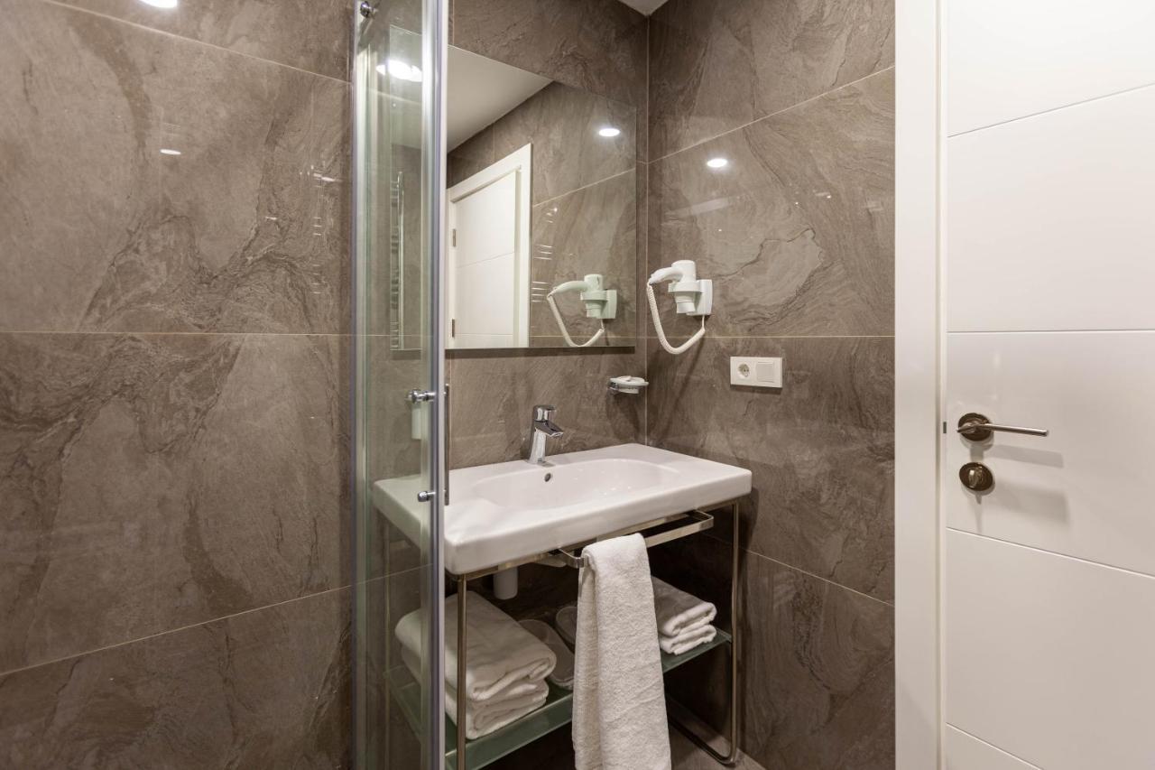 Отель Lilium Luxury
